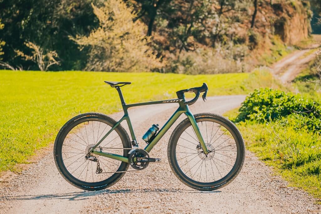 gravel kolo v naravi