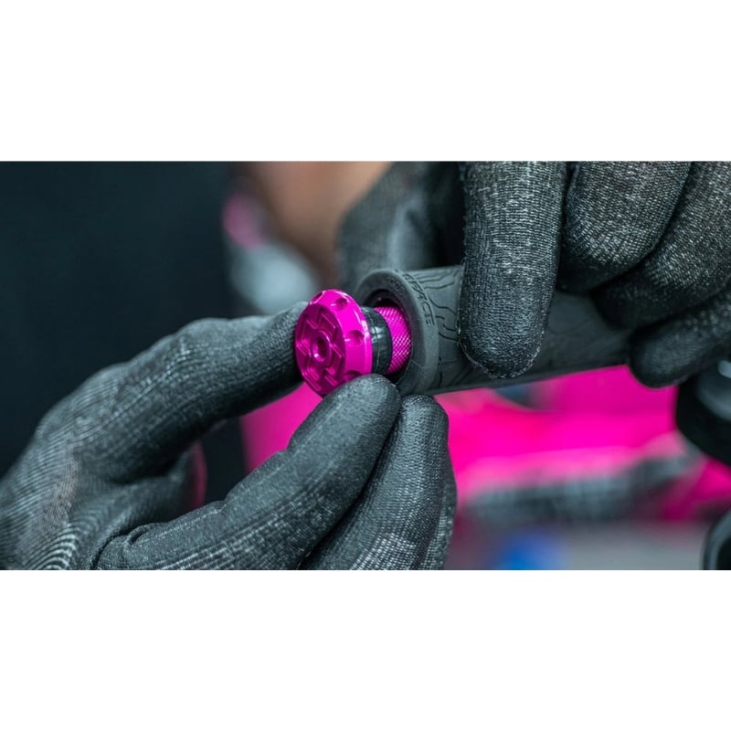 Krmilni set za flikanje tubeless plaščev MUC-OFF Stealth Tubeless Puncture Plugs Krmilni set za flikanje tubeless plaščev MUC-OFF Stealth Tubeless Puncture Plugs
