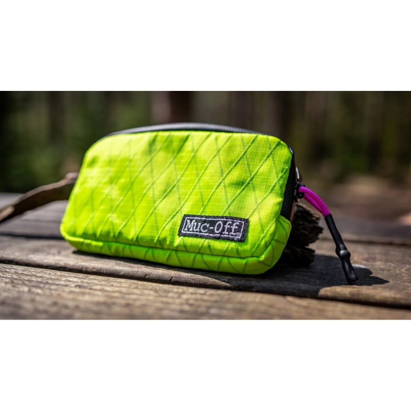 Vodoodbojna torbica MUC-OFF Rainproof Essentials Case HI-VIS Vodoodbojna torbica MUC-OFF Rainproof Essentials Case HI-VIS