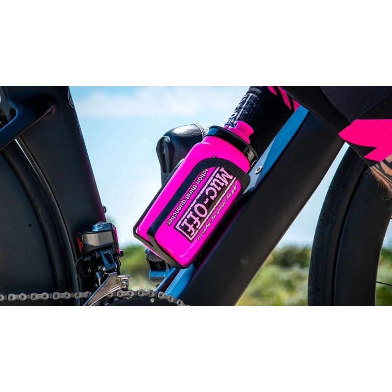 Bidon MUC-OFF X Elite Pink Custom Fly 550ml Bidon MUC-OFF X Elite Pink Custom Fly 550ml